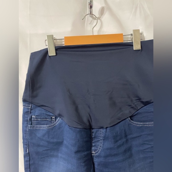 Thyme Maternity Slim Fit Jean Capris - Picture 6 of 7